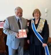 Reporter General Adele Lancaster delivered the NSDAR 2025 Annual Proceedings to Dr. Lonnie Bunch, Secretary of the Smithsonian