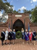 President General and Executive Committee made the National Society’s annual pilgrimage to Mount Vernon to honor George and Martha Washington by laying a wreath at their tomb